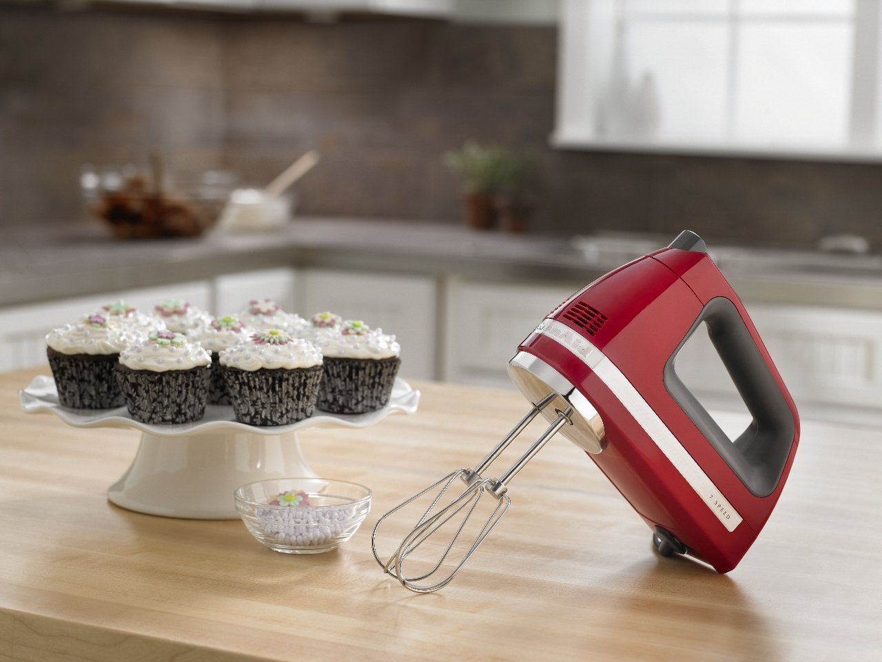 How to Choose the Perfect Hand Mixer for Baking